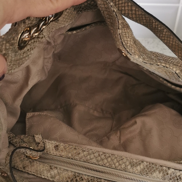 Michael Kors Purse - Authentic - Picture 4 of 8